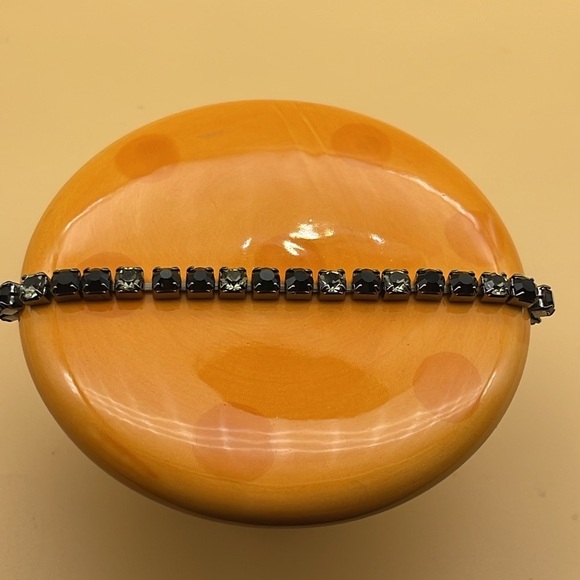 Cookie Lee Rhinestone Stretch Bracelet and Ring Set with Handmade Gift Box, New - Picture 5 of 8